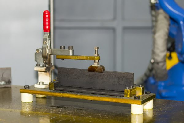 治工具とは？治具・工具ごとの種類・用途・導入のポイントを解説 - FA 