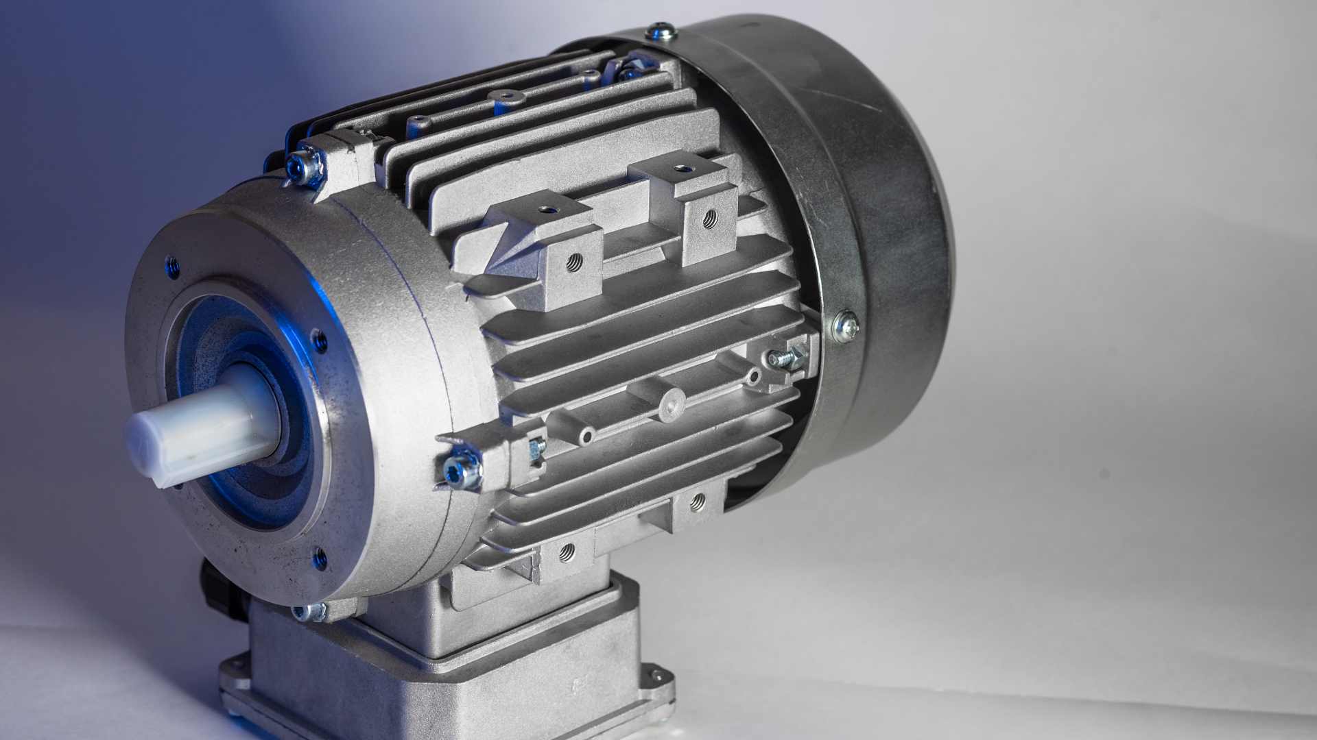 ギヤードモーターとは？減速機との違いと、主要メーカー紹介 